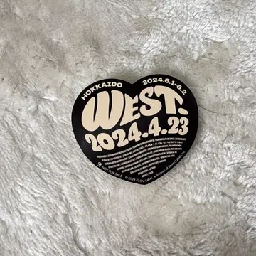 WEST. 회장에서만 판매되는 스티커 홋카이도
