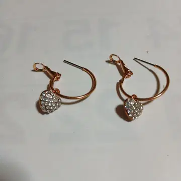 큐빅 하트 모티브 귀걸이