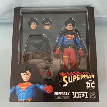 MAFEX 슈퍼보이 (슈퍼맨의 귀환)