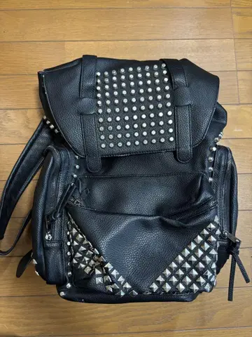 ZARA 자라 가죽 스터드 백팩