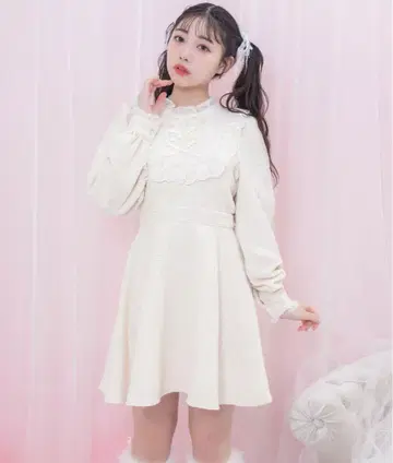 화이트 레이스 A 라인 원피스