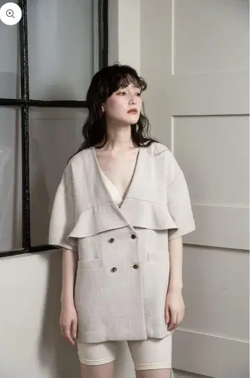 법률용 프릴 더블 버튼 재킷