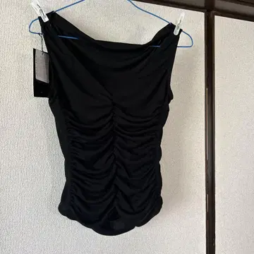 블랙 개더 슬리브리스 탑 이너로