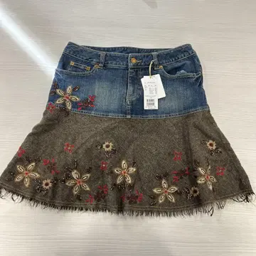 미사용 Carlotta 카를로타 데님 자수 스커트 여성용 여름옷