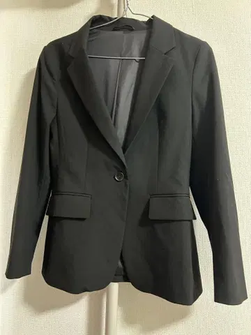 지유 블랙 테일러드 자켓