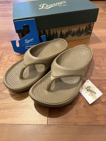 Danner Mizugumo Flip 샌들 US8 사이즈 베이지