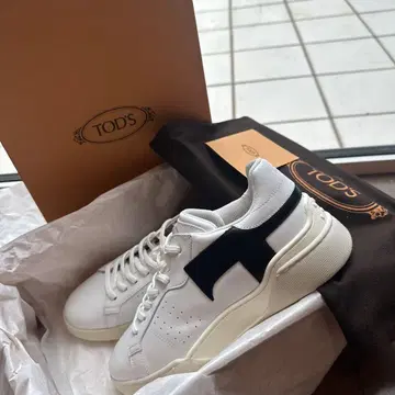 TOD'S 가죽 스니커즈 새상품 37.5