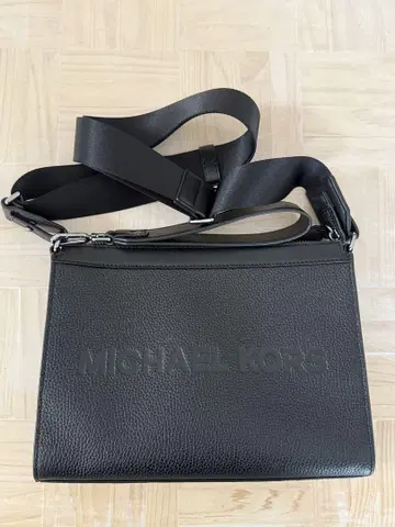 미사용 새상품 마이클코어스 MK 숄더백
