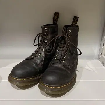 Dr.Martens 1460 8홀 부츠 브라운 UK7