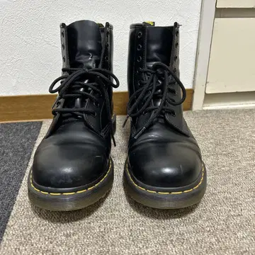 Dr.Martens 1460 8 홀 부츠 UK8