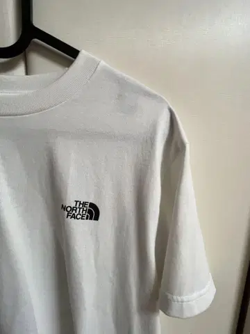 THE NORTH FACE 화이트 티셔츠