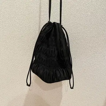 iki 이키 나일론 리플 셔링 파우치 백 블랙