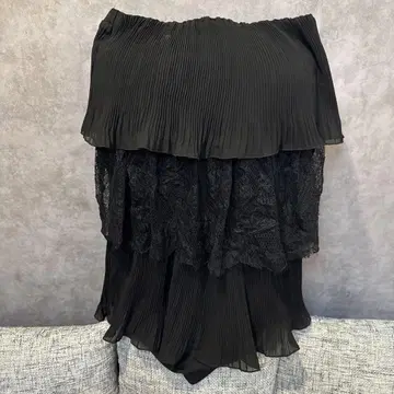 립 서비스 블랙 오프숄더 살로펫