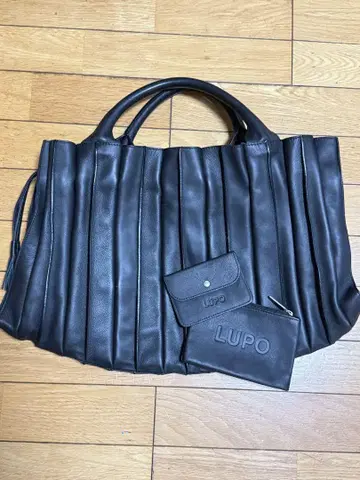 새상품급 LUPO 블랙 가죽 토트백