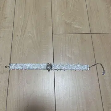 블루 그레이 레이스 초커 비즈 포함