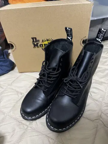 Dr. Martens 에어 웨이 부츠 블랙