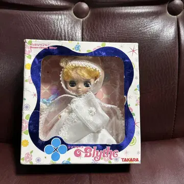 TAKARA Blythe 미니 브라이스 화이트 드레스 썸씽 블루