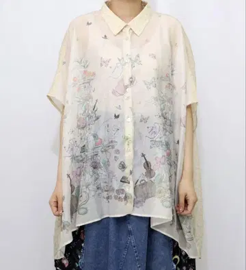이즈스칼라 552253: 꽃 나비 선 그리기 프린트 절개 튜닉 셔츠