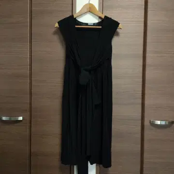 다나 캐런 DKNY 블랙 슬리브리스 원피스 블랙 사이즈 P M