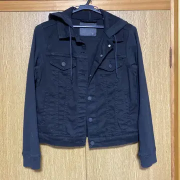 후드 부착 블랙 데님 자켓 S 사이즈