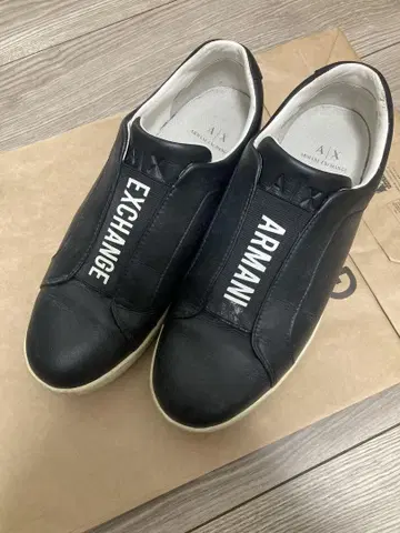 Armani Exchange 블랙 슬립온