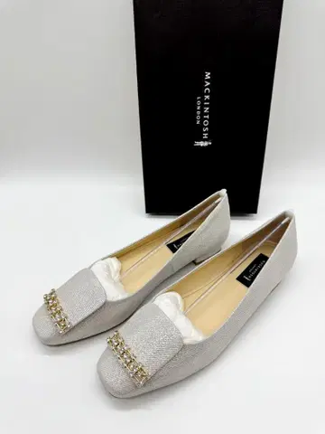 새상품 매킨토시 비쥬 스퀘어토 펌프스 실버 24.5cm