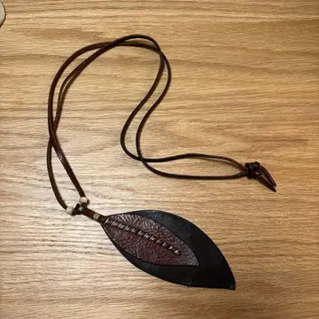 MOTORATORY 모토라토리 리프 목걸이
