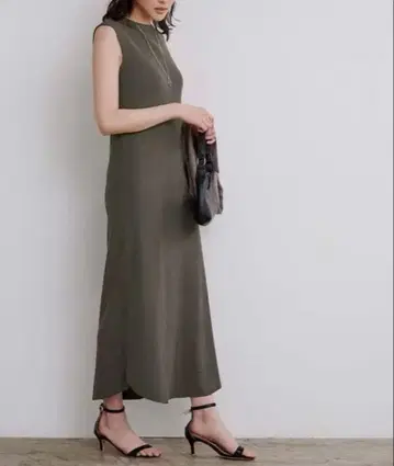 유어즈 ur's 레이나 호시 콜라보 리브 니트 원피스