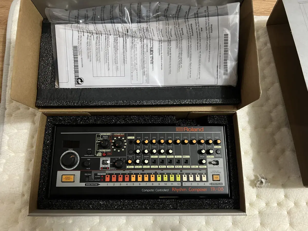 roland boutique tr-08 Roland drum machine.ㅈ