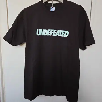UNDEFEATED 블랙 티셔츠 L 사이즈