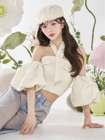 Darich 다리치 홀터넥 오프숄더 트위드 상의 화이트