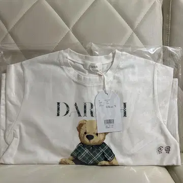 Darich 다리치 기념품 회원 혜택 체크 로고 D 베어 티셔츠