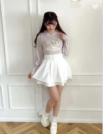 교체 버튼 포함 evelyn 트위드 더블 플레어 스커트 화이트
