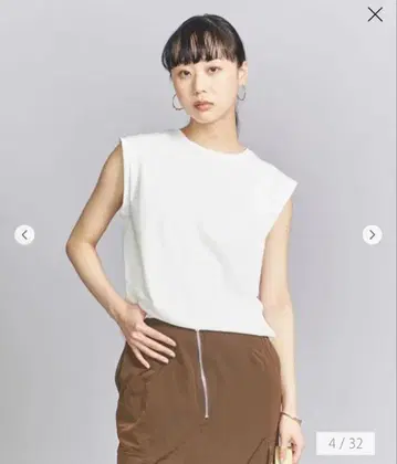클리어 하이 게이지 코튼 블렌드 슬리브리스 티셔츠