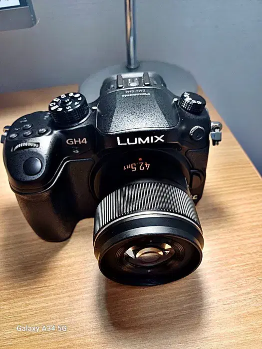 Panasonic Lumix DMC-GH4 Camera