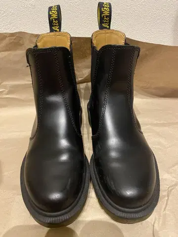 Dr.Martens 블랙 사이드 고어 부츠