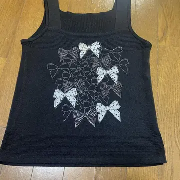 CROYDON FEMININE 블랙 탱크탑
