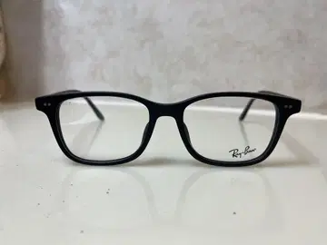 Ray-Ban 블랙 프레임 안경