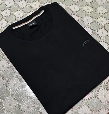 BOSS 블랙 티셔츠 size XL