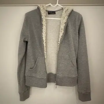 CECIL McBEE 그레이 레이스 프릴 후드티 모리걸 y2k