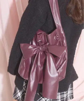 tocco closet 인조 가죽 리본 토트백 보르도