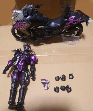 S.H.Figuarts 마진 체이서 & 라이드 체이서 (파손 있음)