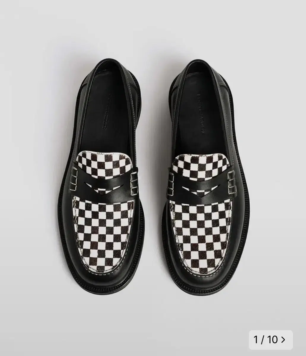 (260) Lostgarden Pierre Check Loafer