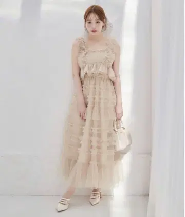 NICE CLAUP 튤 롱 스커트 백 레이스업 뷔스티에 세트