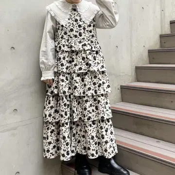 메리 제니 플로럴 티어드 잔스카
