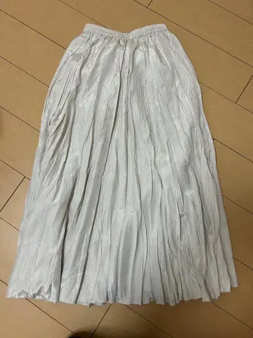 화이트 플레어 스커트