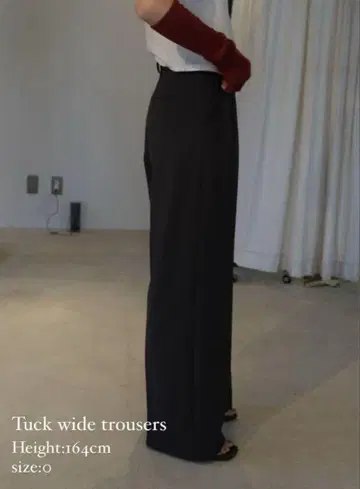 NEAU Tuck wide trousers 블랙 사이즈 0