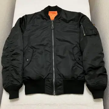 새상품급 ALPHA INDUSTRIES MA-1 플라이트 자켓 블랙