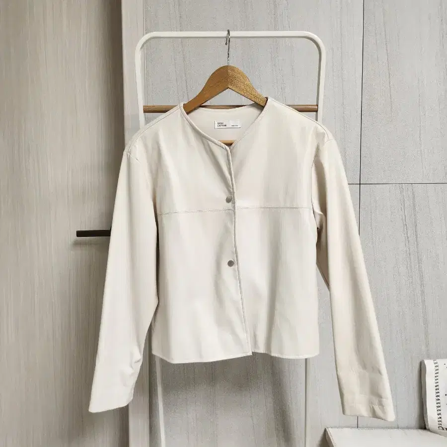 【OJOS】Strap Trimming Pattern Jacket Off White OFF-WHITE™️ | 오프화이트 Ojos Strap Trimming Pattern Jacket