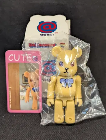 MEDICOMTOY 베어브릭 CUTE 테디베어 100% 시리즈 1
